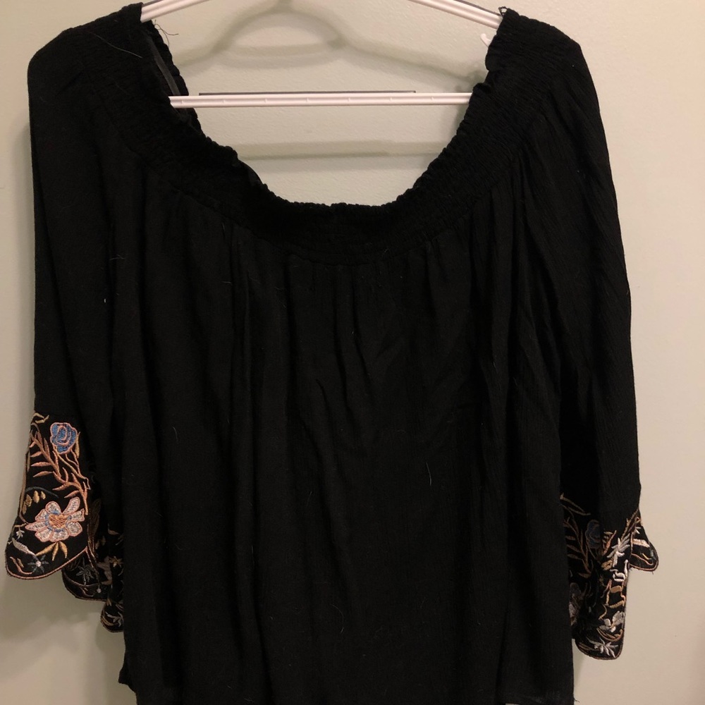 Forever 21 off the shoulder/peasant top